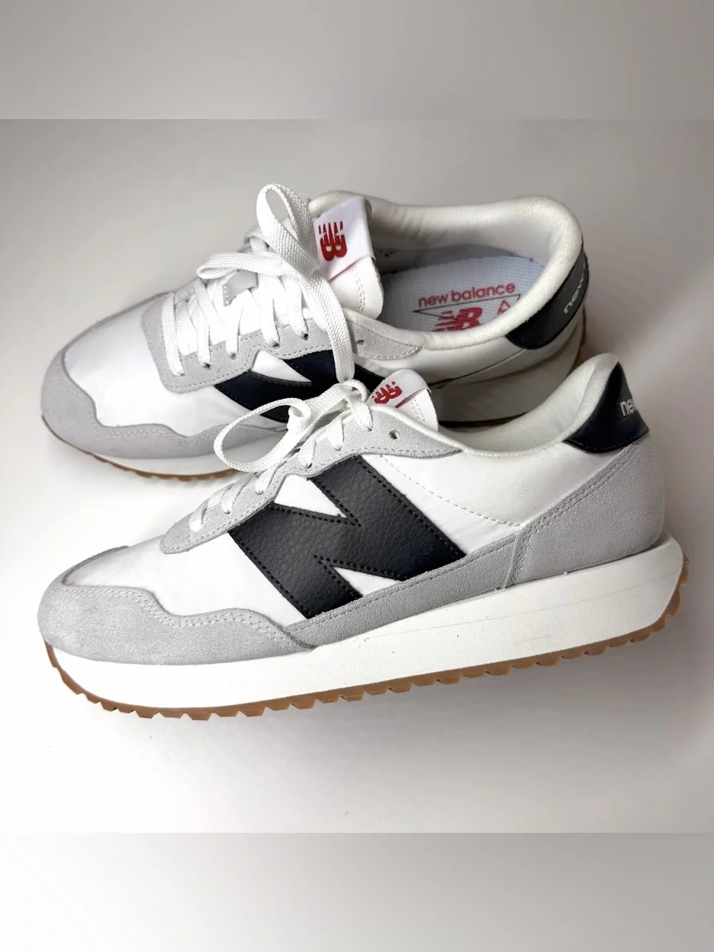 New Balance® 237 Unisex Athletic Running Shoes Size- 9.5 Men’s / 11 Women’s